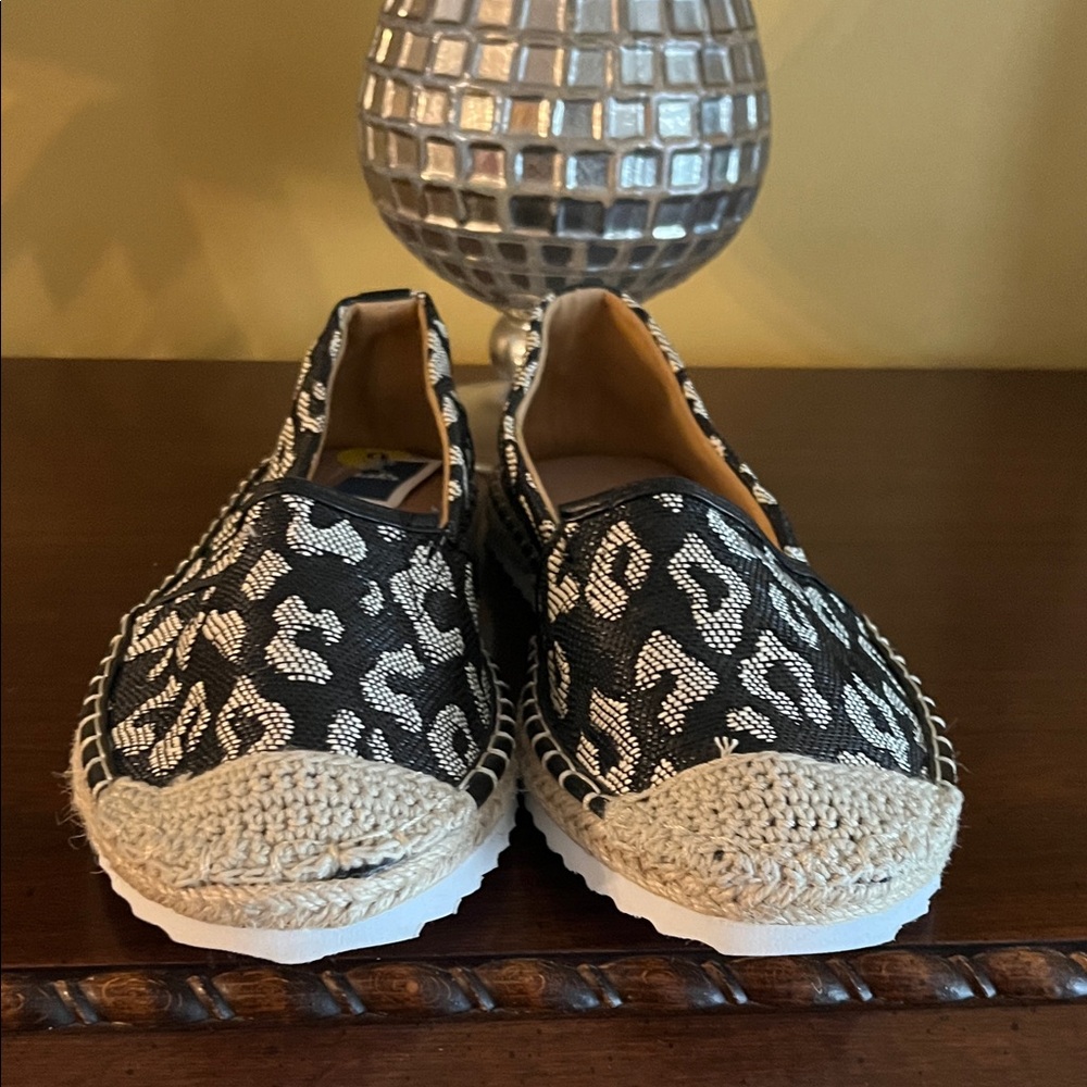 Nautica Jett Animal Print Slip On Espadrilles Size:9 NWT